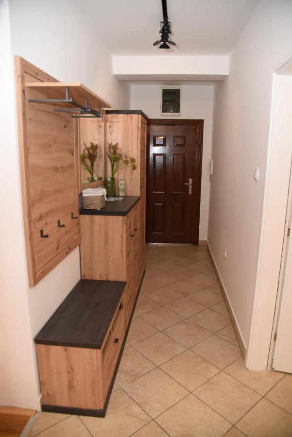 Garden Apartment - Oaza U Centru Grada Novi Sad Buitenkant foto